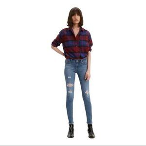 New! Levi’s Women’s Distressed Skinny jeans